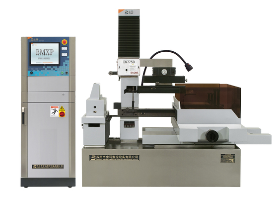 Monte pneus a máquina de corte do CNC EDM do molde para o aço de ferramenta/aço ligado